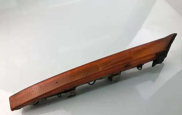 Front fender indicator light