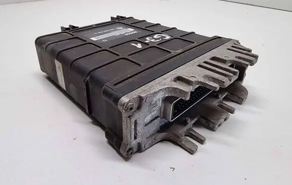 Volkswagen Golf III Engine control unit/module 0261200257 030906026C