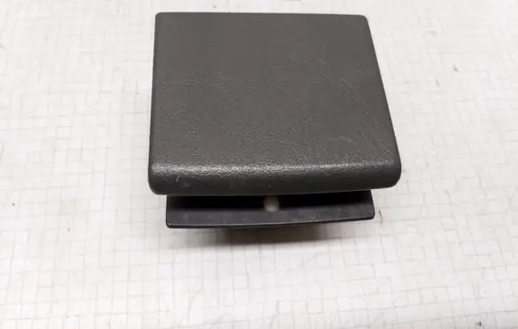 Volkswagen PASSAT B3 Ashtray (front) 357857962