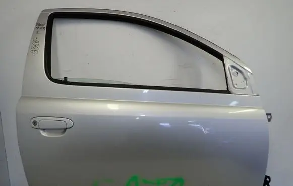 Toyota Yaris Rear door 