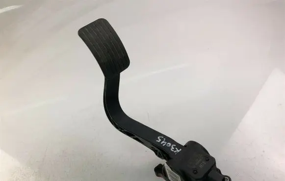 Peugeot 3008 II Accelerator throttle pedal 9671416880 K3045