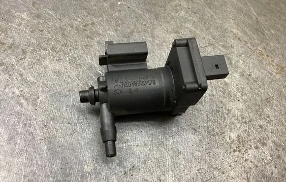 Mercedes-Benz C W203 Turbo solenoid valve A2030000178