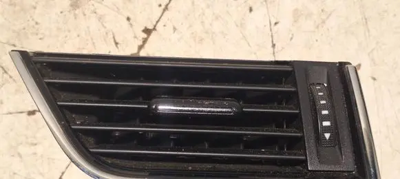Skoda Octavia Mk2 (1Z) Dashboard side air vent grill/cover trim 5E0819702 5E0819702A