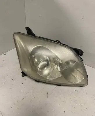 Toyota Avensis T220 Headlight/headlamp 01061410 MADE