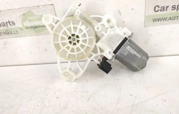 Mercedes-Benz CLA C117 X117 W117 Front door window regulator motor 0009065806 0009062910