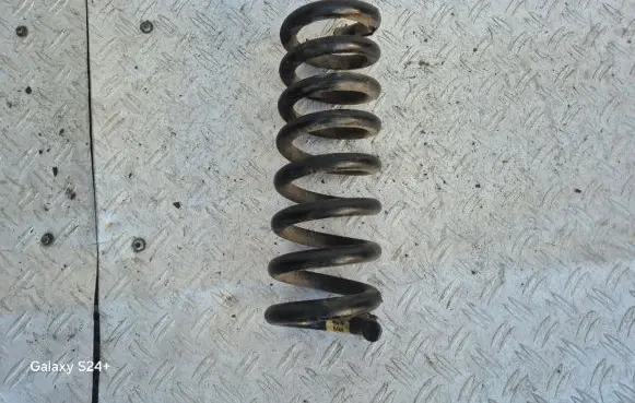 Chrysler 300 - 300C Rear coil spring 04895538AA 5538AA 0489