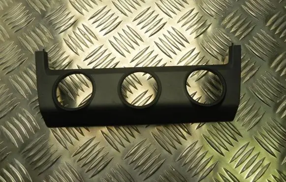 Radio/GPS head unit trim