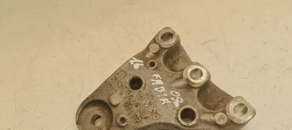 Skoda Fabia Mk2 (5J) Engine mounting bracket 6Q0199185T