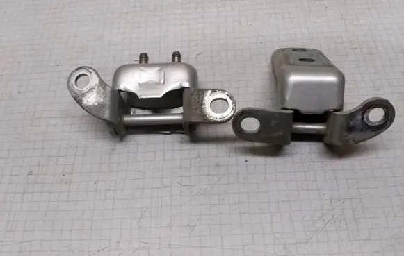Toyota Corolla E120 E130 Rear door hinge set 