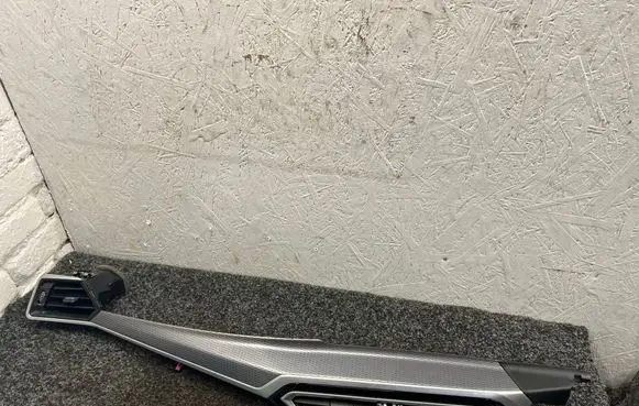 BMW 3 G20 G21 Dashboard glove box trim 9625718