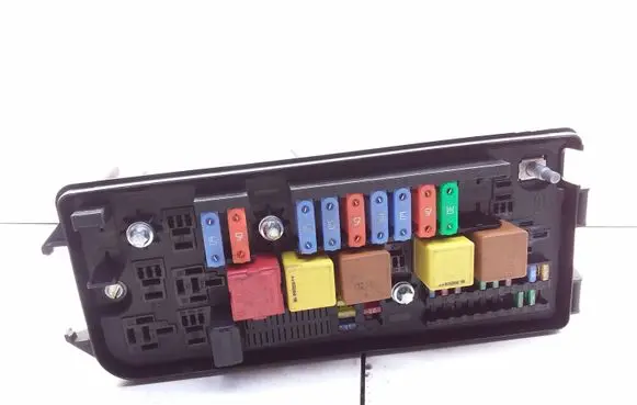 Opel Signum Relay mounting block 13144709 519066021