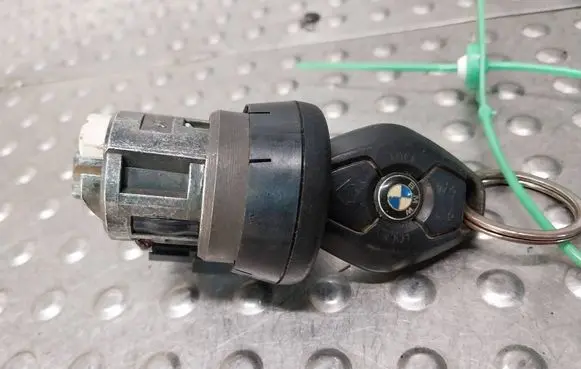 BMW X5 E53 Ignition lock S26383376 8379345