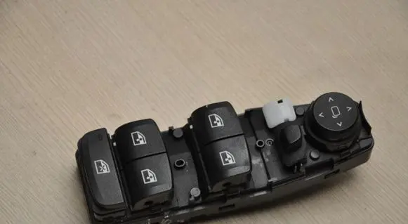BMW 2 F44 Electric window control switch 7950754