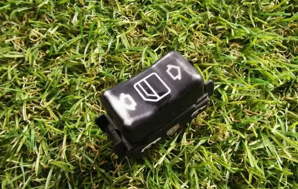 Mercedes-Benz S W140 Electric window control switch 1408210251 03809741