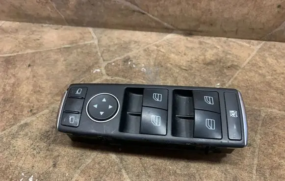 Mercedes-Benz B W246 W242 Electric window control switch A1669054300