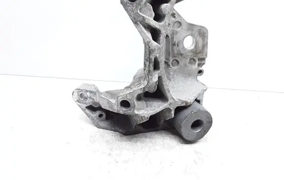 Volvo XC70 Engine mounting bracket 30681951 6G926F030BA