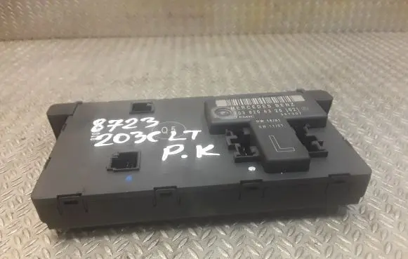 Mercedes-Benz C W203 Door control unit/module 2038206326 A2038206326