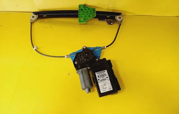 Audi A4 S4 B6 8E 8H Rear door window regulator with motor 0130821767 8E0959801A