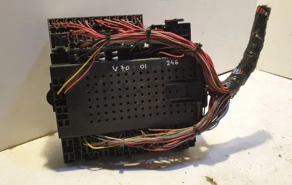 Volvo V70 Fuse module 8622520 0414494
