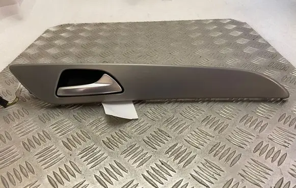 Mercedes-Benz GLE AMG (W166 - C292) Rear door card trim 1667302022 A1667600661