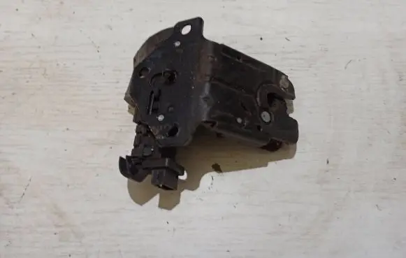 Audi A6 S6 C6 4F Tailgate/trunk/boot lock/catch/latch 8P4827505B