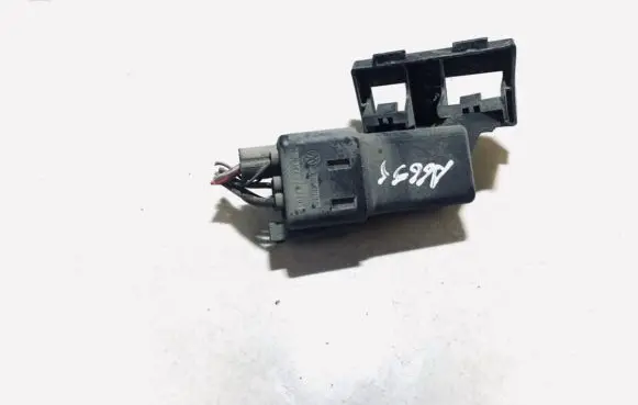 Skoda Octavia Mk2 (1Z) Glow plug pre-heat relay 038907281d wl051299023