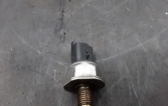 Fuel pressure sensor