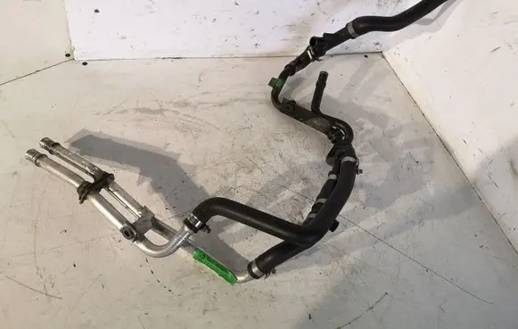 BMW 5 E39 Engine coolant pipe/hose