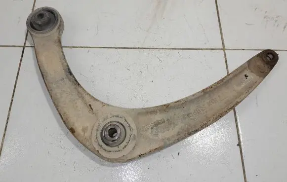 Citroen C4 II Front lower control arm/wishbone NOCODE