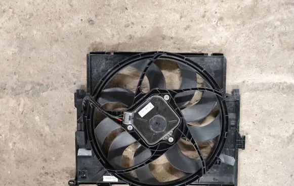 BMW 3 F30 F35 F31 Radiator cooling fan shroud 8641963 8641846
