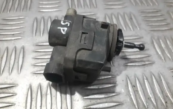 Headlight level adjustment motor