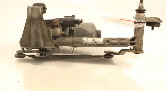 Volkswagen Touran I Wiper motor 1T0955119C
