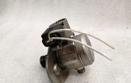 BMW 5 F10 F11 Mechanical fuel pump 7599865