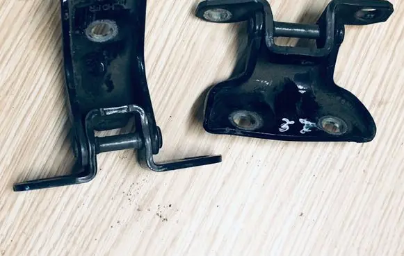 KIA Ceed Rear door lower hinge