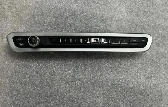 BMW 3 G20 G21 Radio/GPS head unit trim 5A47C31