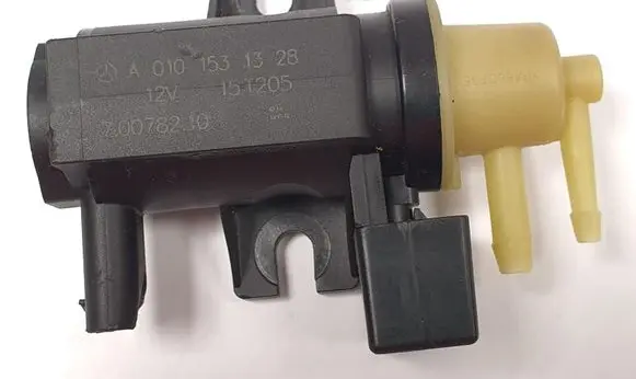 Mercedes-Benz A W176 Valve vacuum A0101531328