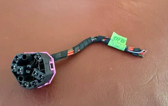 Volkswagen Polo IV 9N3 Ignition lock contact 4A0971975