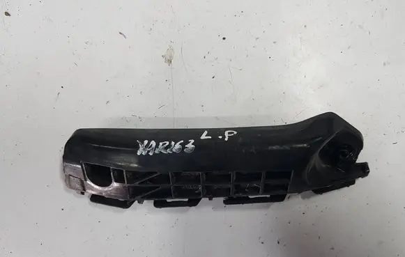 Toyota Yaris Front bumper mounting bracket 