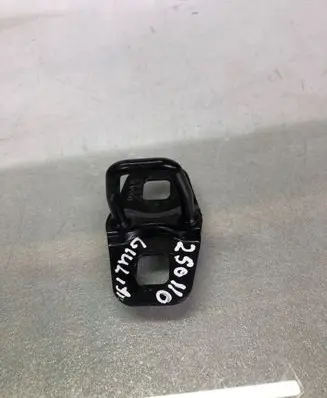 Alfa Romeo Giulia Trunk lock loop 