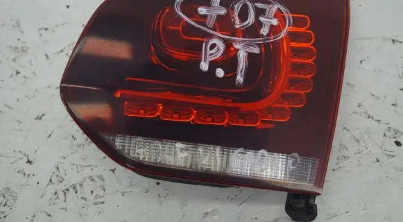 Volkswagen Golf VI Tailgate rear/tail lights