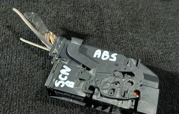 Renault Scenic II - Grand scenic II ABS module connector plug 4566 M10910 92840