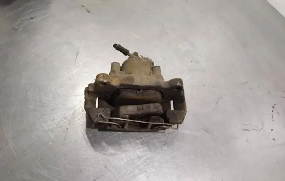 Volkswagen Golf Plus Front brake caliper