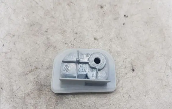 BMW 3 E46 Parcel shelf load cover mount bracket 82325761