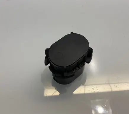 Mercedes-Benz ML W164 Radiator mount bracket A2515040214 G6141 2515040214