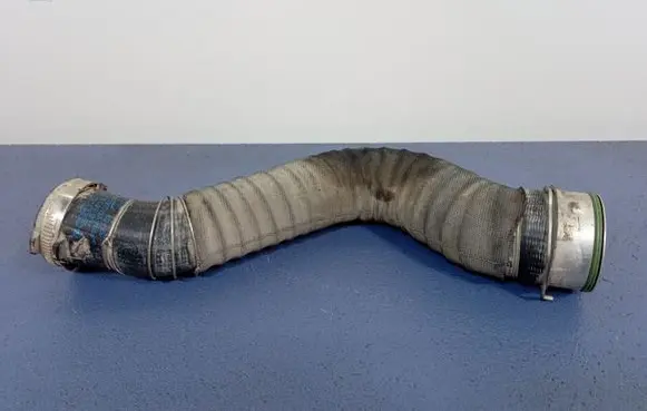 Audi Q7 4L Engine coolant pipe/hose 7L8145968A