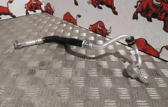 Maserati Levante Air conditioning (A/C) pipe/hose 670104810