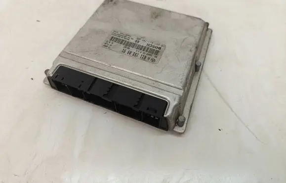 Mercedes-Benz Sprinter W901 W902 W903 W904 Engine control unit/module A6111530991 0281011745