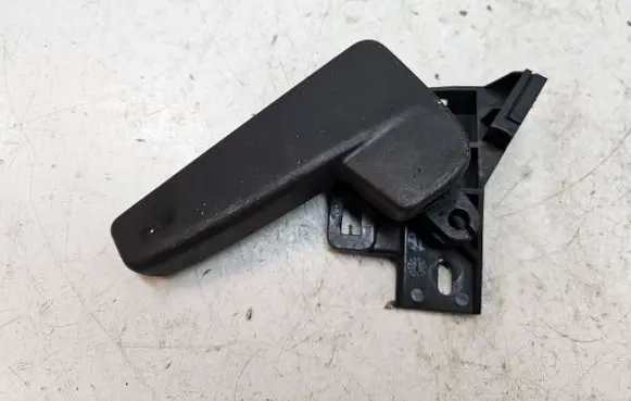 Volkswagen Touran III Engine bonnet (hood) release handle 6R1823533