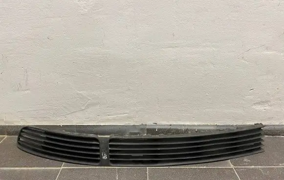 Volkswagen PASSAT B5 Front bumper lower grill 3B0853677A