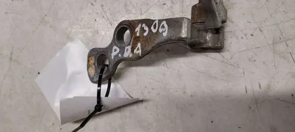 Ford Focus Front door lower hinge